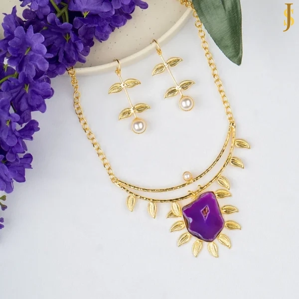 Sanaadhya Onyx Quartz Stone Neckpiece With Pearl Earrings