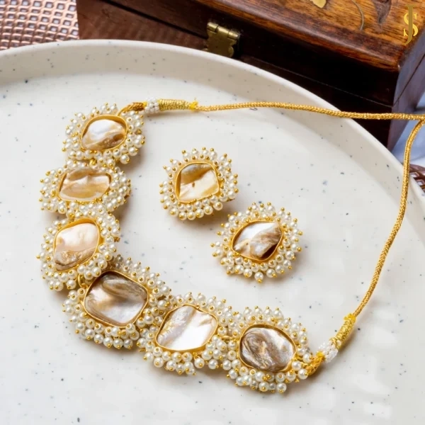 Sanaadhya Baroque Pearl Neck Piece With Beads