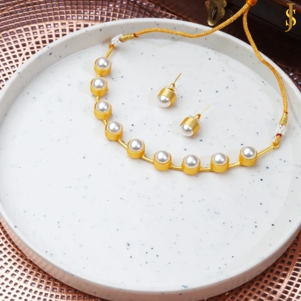 Sanaadhya Golden Pearl Hasli With Studs