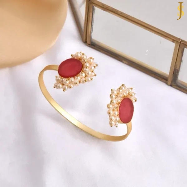 Sanaadhya Golden Pearl Bracelet With Monalisa Stone