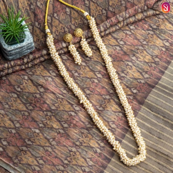 Antique Gold Royal Beads Mala Necklace Set - White